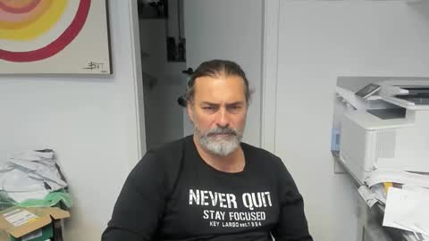 Snapshot of juergenkru chatting on 11-17-25, 10:32 Giovanni50pro online show from 11-17-25, 10:32