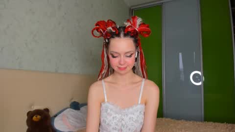Snapshot of juicecute chatting on 10-22-25, 02:45 Sally online show from 10-22-25, 02:45