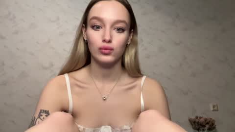 Snapshot of juicy_angels chatting on 12-28-24, 03:04 alexa online show from 12-28-24, 03:04