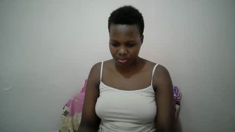 juicy_bella2 online show from 09-17-25, 10:33