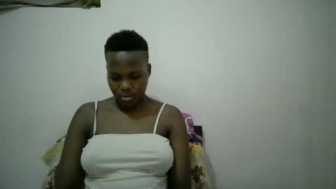 juicy_bella2 online show from 09-23-25, 07:28
