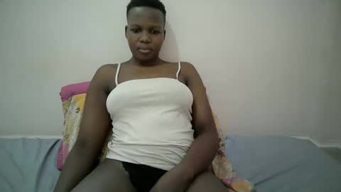 juicy_bella2 online show from 09-25-25, 10:41