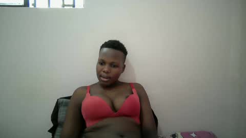 juicy_bella2 online show from 09-26-25, 09:02