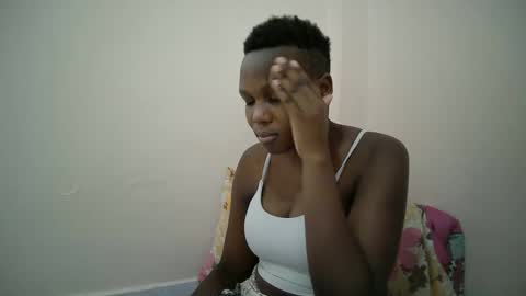 juicy_bella2 online show from 09-30-25, 10:31