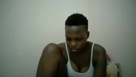 juicy_bella2 online show from 09-30-25, 10:37