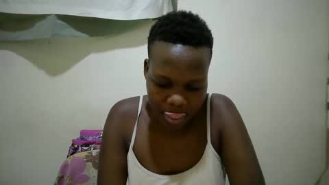 juicy_bella2 online show from 10-02-25, 04:52