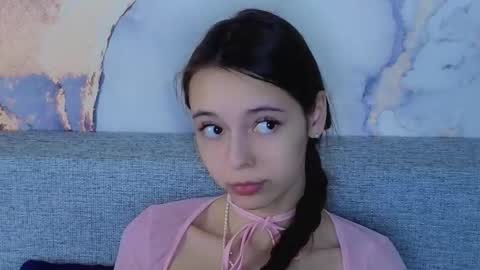 leyla online show from 10-23-25, 07:29