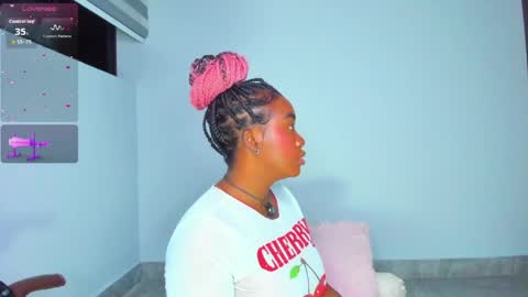 Snapshot of juicy_sky chatting on 04-12-26, 05:23 Your Paradise online show from 04-12-26, 05:23