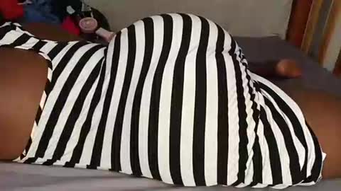 Snapshot of juicybooty_001 chatting on 12-05-25, 07:39 Sweetass online show from 12-05-25, 07:39