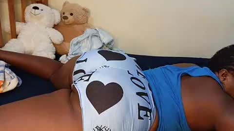 Snapshot of juicybooty_001 chatting on 03-20-26, 02:38 Sweetass online show from 03-20-26, 02:38