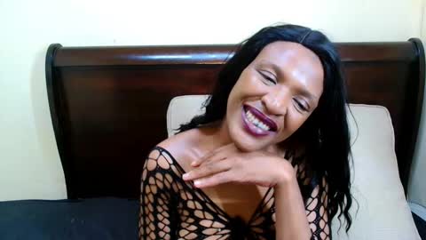 Snapshot of juicykayxxx chatting on 11-10-25, 05:56 Miss Kay online show from 11-10-25, 05:56