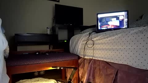 Snapshot of juicystraw chatting on 10-15-25, 04:01 juicystraw online show from 10-15-25, 04:01