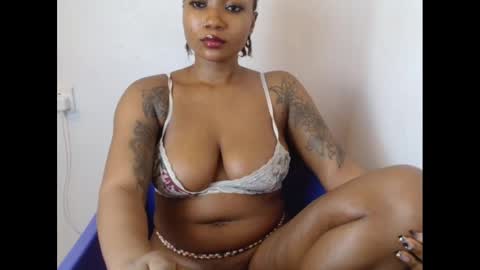 Snapshot of juicyxpink chatting on 03-12-25, 07:13 juicyxpink online show from 03-12-25, 07:13