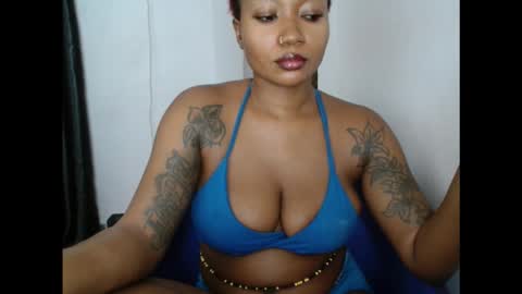 Snapshot of juicyxpink chatting on 09-16-25, 01:12 juicyxpink online show from 09-16-25, 01:12