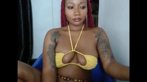 Snapshot of juicyxpink chatting on 10-05-25, 11:13 juicyxpink online show from 10-05-25, 11:13