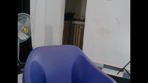 Snapshot of juicyxpink chatting on 10-25-25, 01:02 juicyxpink online show from 10-25-25, 01:02