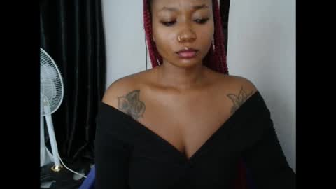 Snapshot of juicyxpink chatting on 11-03-25, 11:48 juicyxpink online show from 11-03-25, 11:48