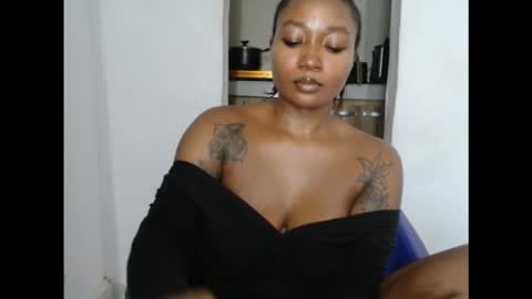 Snapshot of juicyxpink chatting on 11-28-25, 12:57 juicyxpink online show from 11-28-25, 12:57