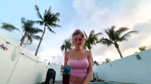 Snapshot of juleeahh chatting on 04-05-26, 11:46 juleeahh online show from 04-05-26, 11:46