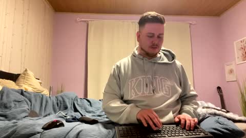 jules0612 online show from 02-20-25, 07:01