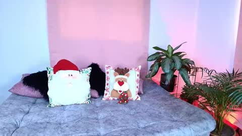 Jules and Gia online show from 12-02-25, 05:41