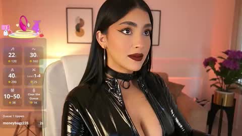 Snapshot of julesbennet chatting on 10-31-25, 11:33 Jules Bennett online show from 10-31-25, 11:33