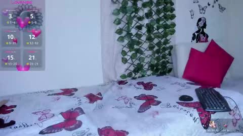 Juli online show from 11-17-25, 01:28