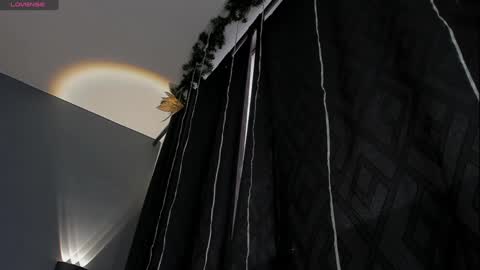 Juli Modelo Independiente online show from 02-04-25, 03:15