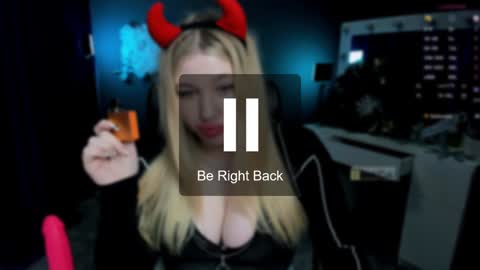 Snapshot of juli_kisss chatting on 01-15-25, 01:34 juli kisss online show from 01-15-25, 01:34