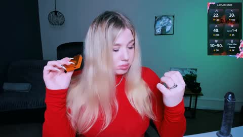 Snapshot of juli_kisss chatting on 01-21-25, 08:00 juli kisss online show from 01-21-25, 08:00
