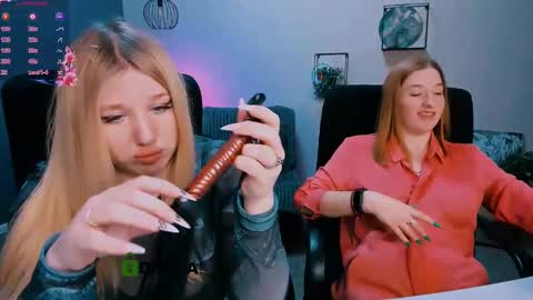 Snapshot of juli_kisss chatting on 02-14-25, 04:47 juli kisss online show from 02-14-25, 04:47