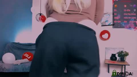 Snapshot of juli_kisss chatting on 02-20-25, 04:03 juli kisss online show from 02-20-25, 04:03