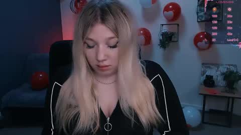 Snapshot of juli_kisss chatting on 02-24-25, 12:37 juli kisss online show from 02-24-25, 12:37