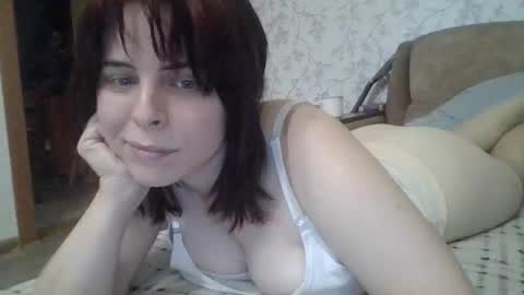 Snapshot of julia357743 chatting on 09-10-25, 09:42 Julia online show from 09-10-25, 09:42