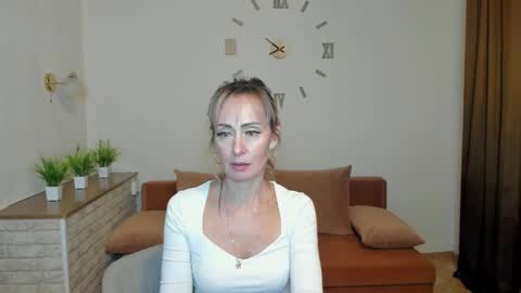 julia__cherry_ online show from 12-08-24, 02:09