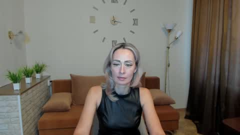 julia__cherry_ online show from 01-16-25, 10:42