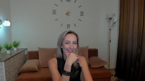 julia__cherry_ online show from 02-08-25, 01:44