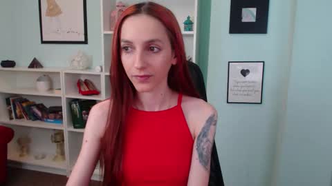 JuliaJae online show from 10-22-25, 06:35