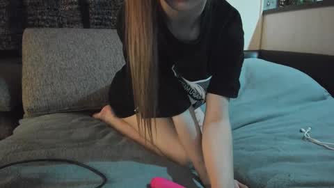 Snapshot of julia__miln chatting on 01-14-25, 05:08 im Julia online show from 01-14-25, 05:08