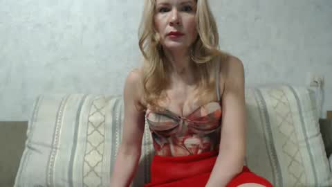 julia_giulia online show from 02-12-25, 11:30