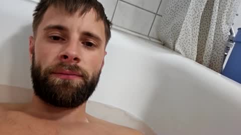 julia_official online show from 10-03-25, 07:33