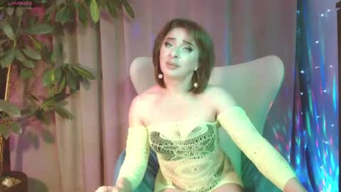 Snapshot of julia_renard chatting on 10-12-25, 05:39 Julia online show from 10-12-25, 05:39