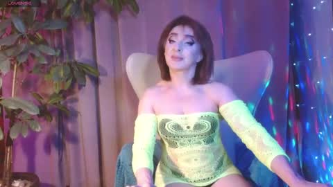 Snapshot of julia_renard chatting on 10-19-25, 03:45 Julia online show from 10-19-25, 03:45