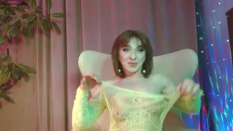 Snapshot of julia_renard chatting on 11-06-25, 05:58 Julia online show from 11-06-25, 05:58