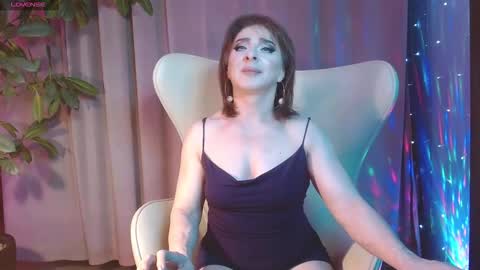 Snapshot of julia_renard chatting on 11-07-25, 09:15 Julia online show from 11-07-25, 09:15