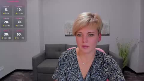 Snapshot of julia_wilsons chatting on 12-10-24, 01:00 Julia online show from 12-10-24, 01:00