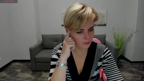 Snapshot of julia_wilsons chatting on 12-12-24, 05:26 Julia online show from 12-12-24, 05:26