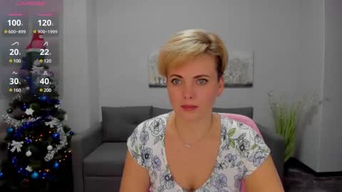 Snapshot of julia_wilsons chatting on 12-18-24, 06:53 Julia online show from 12-18-24, 06:53