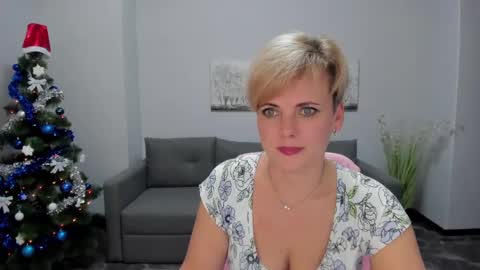 Snapshot of julia_wilsons chatting on 12-20-24, 04:25 Julia online show from 12-20-24, 04:25