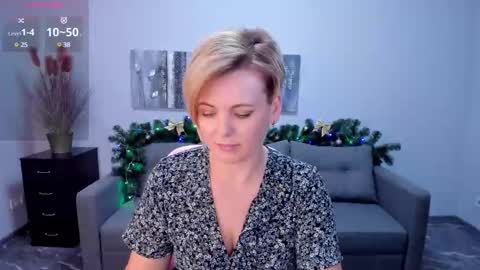 Snapshot of julia_wilsons chatting on 01-04-25, 03:49 Julia online show from 01-04-25, 03:49
